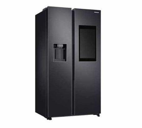 Frigo Side by Side di Samsung con dispenser ad allacciamento idrico