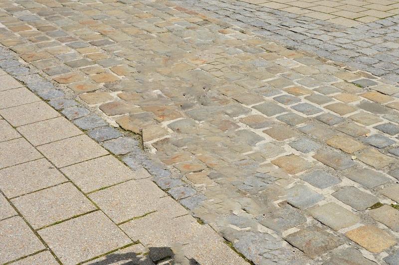 Pavimentazioni esterne realizzate con pietre diverse