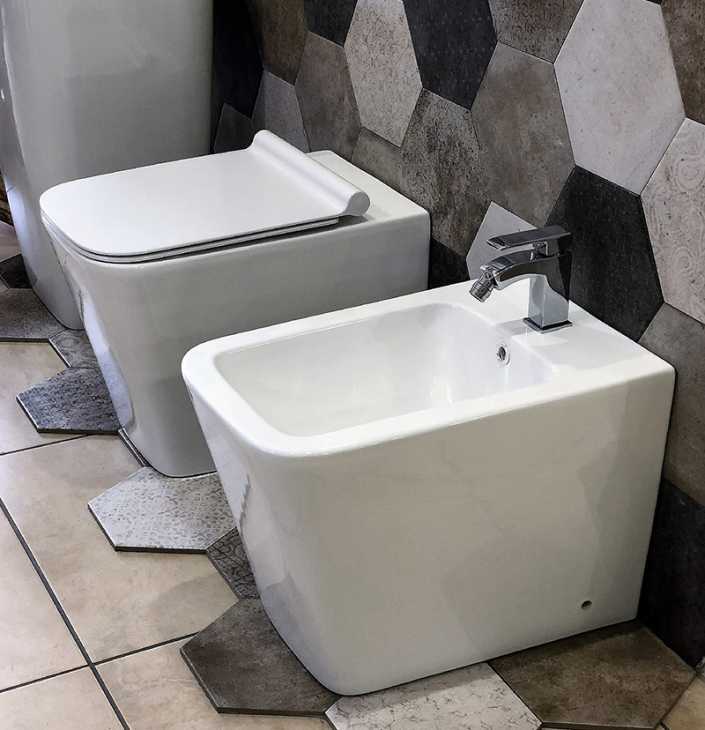 EDGE sanitary ware with soft-close seat cover - Laneri