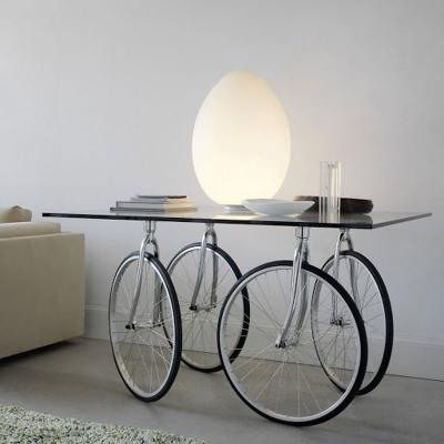 Tavolino con ruote di bicicletta di Euroluci