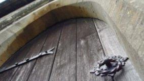 Accessori estetici e funzionali per porte