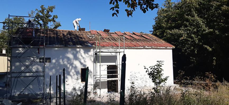 Rimozione pannelli amianto dal tetto tramite ditta specializzata