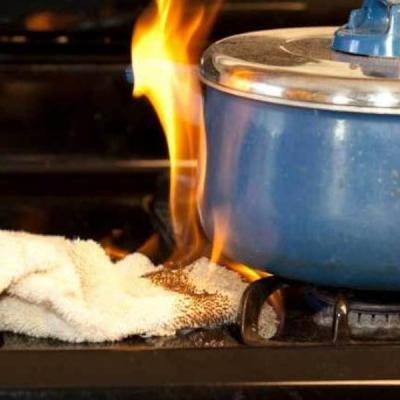 Errore da non commettere in cucina per evitare di innescare un incendio