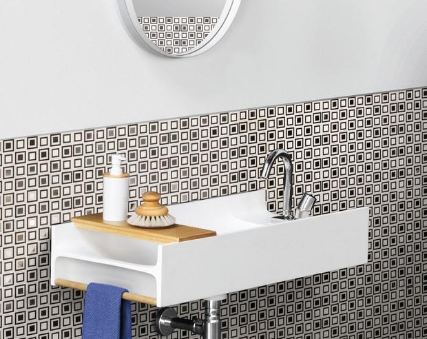 Kandi di Tile & Style, collezione di mosaici grigi per il bagno