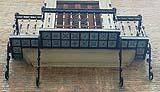 Antico balconcino di ferro battuto con inserti di maiolica policroma
