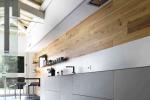 Rivestimento legno di olmo parete cucina - Cadorin