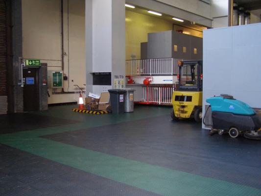 I pavimenti vinilici con una classe di utilizzo alta sono adatti anche ai siti industriali