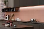 Cucina con piastrelle rosa by Iperceramica