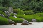 Asimmetria ma anche equilibrio in un giardino giapponese