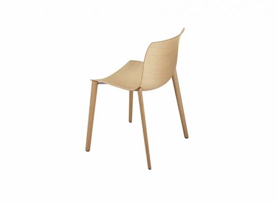 Seduta minimalista, soluzione Arper, Catifa 46