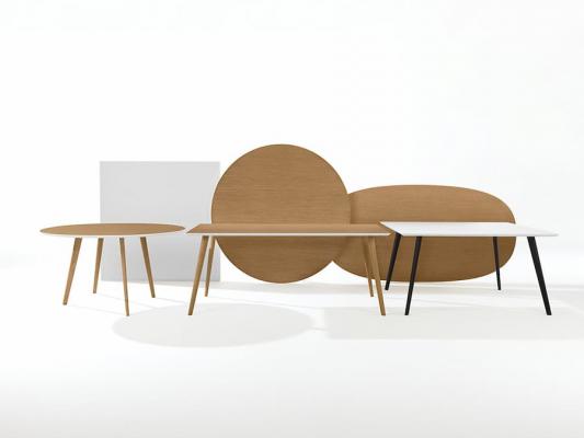 Tavolo in stile minimalista, Arper, linea Gher
