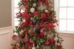 Albero di Natale decorato in rosso - foto Pinterest