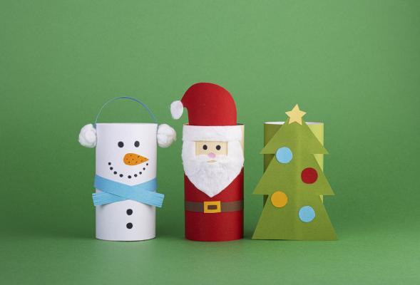 Decorazioni natalizie fai da te in carta riciclata