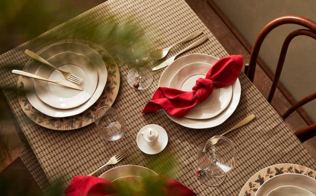 Il tovagliolo sulla tavola natalizia by Zara Home