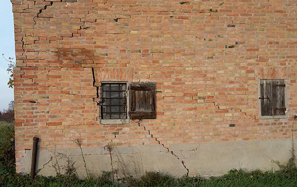 Diagonal shear lesions typical of foundation failures