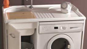 Lavabo lavatoio combinato per la lavanderia ben organizzata