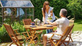 Tavolo e sedie da giardino per un'estate di relax