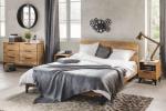 Camera da letto in legno massello di Maisons du Monde