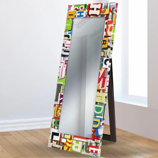 Specchio da parete Colorful Letters con cavalletto by Kimy Design