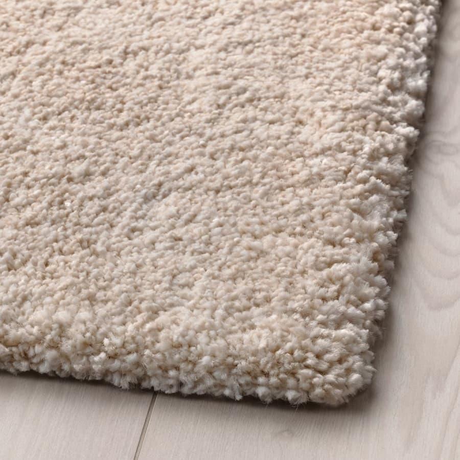 Dettaglio del tappeto camera da letto Stoense di Ikea