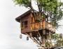 Casa sull'albero arredata con tetto impermeabilizzato