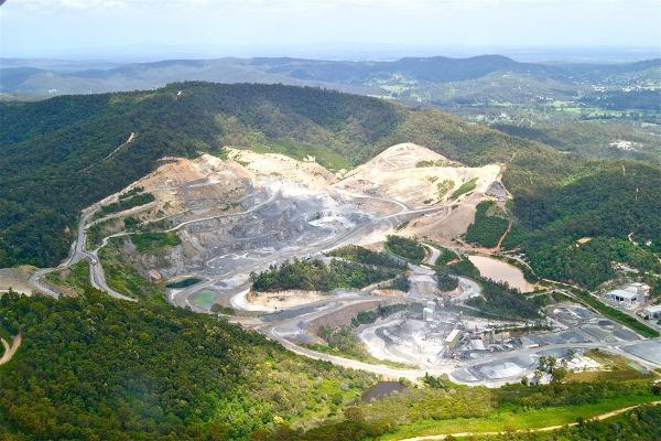A quarry for the extraction of aggregates which represents a disfigurement of the ecosystem