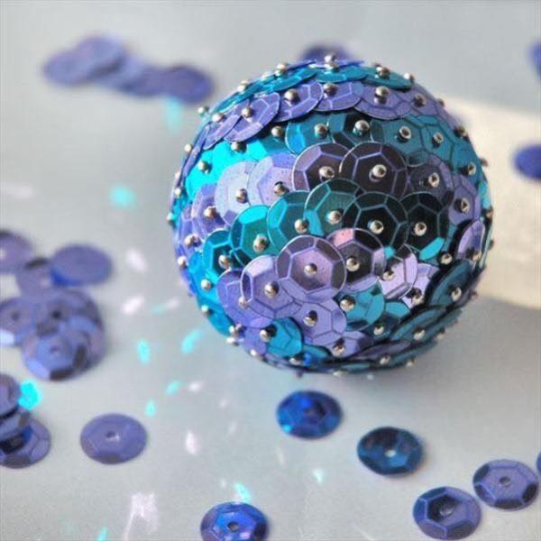 DIY Christmas balls with Creative Mamy payette