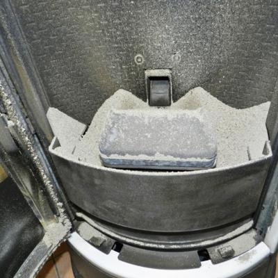Cattiva manutenzione stufa a pellet per accumulo eccessivo residui combustione