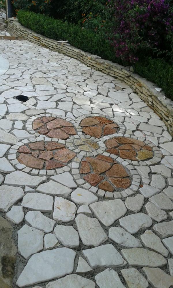 Decoro pavimentazione pietra di Trani - Castelli Romani