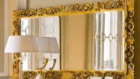 Specchio con cornice dorata: modelli classici e moderni