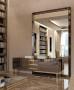 Specchio moderno con cornice dorata by Bizzotto Italia