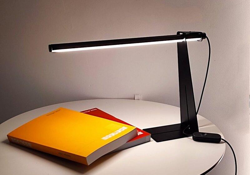 Lampada da scrivania MVR Ufficio Design moderno