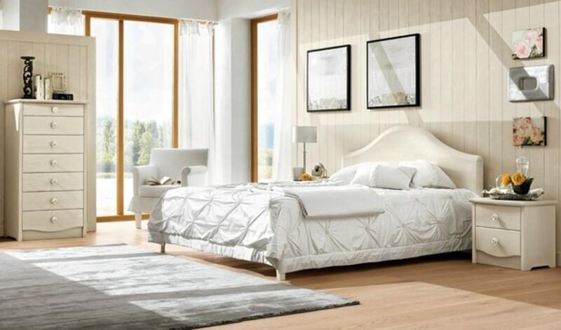 Countryenonsolo, camera da letto total white in stile farmhouse