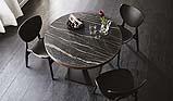 Abbinamento sedie stile vintage con tavolo moderno - Diotti