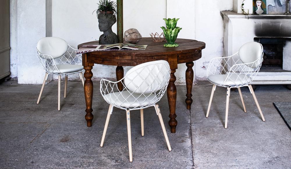 Abbinamento sedie stile vintage e tavolo moderno - Diotti