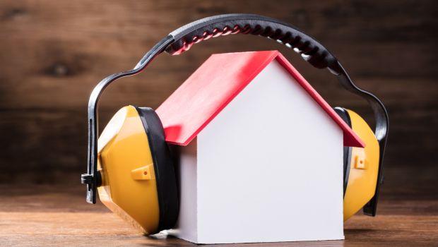 Inquinamento acustico in casa: rumori dannosi e soluzioni efficaci