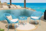 Una proposta d'arredo Deghi, con la piscina che valorizza molto lo stile greco (fonte: deghi.it)