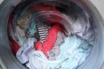 Lavare a pieno carico non conviene per stirare i vestiti velocemente