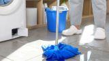 Mocio pavimenti: come lavarlo, igienizzarlo e togliere la puzza