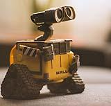 Piccolo robot tuttofare Wall-e immaginato dalla Pixar. Ph by Pexels