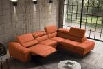 Il divano Cecilia di Zaggia Salotti in color papaya