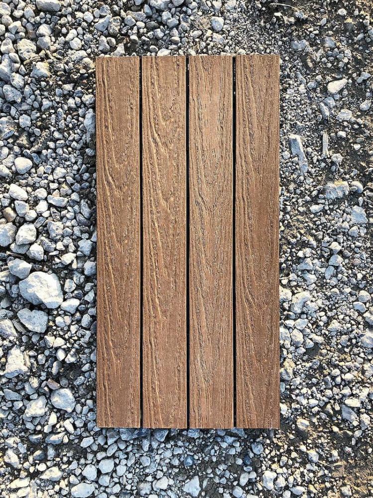 WPC legno - darryl gebien cob outdoor floors inc., cc by-sa 4.0, via wikimedia commons