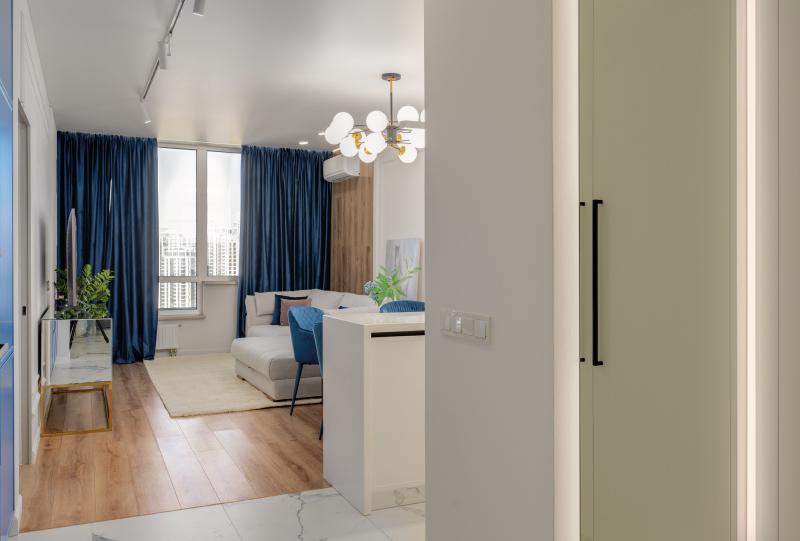 Piccolo appartamento con due pavimentazioni unite