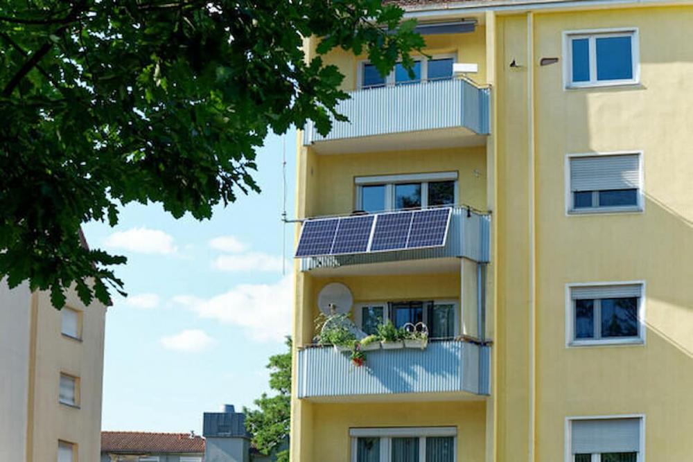 Balcone con pannelli solari