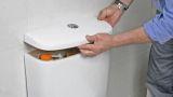 Come sostituire il galleggiante della cassetta di scarico del WC