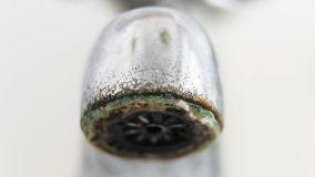 Consigli utili per eliminare il calcare dal filtro del rubinetto