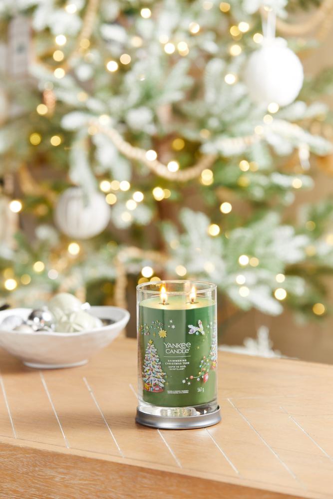 Shimmering Christmas Tree, candela natalizia profumata - Foto: Yankee Candle®