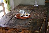 Vecchio tavolo: perfetto per una cucina stile rustico