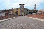 Pavimentazione in Porfido del Ponte Pietra a Verona - foto Pixabay
