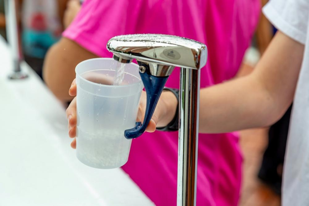 Erogatore di acqua filtrata - Fonte foto: Luann Hunt, Unsplash